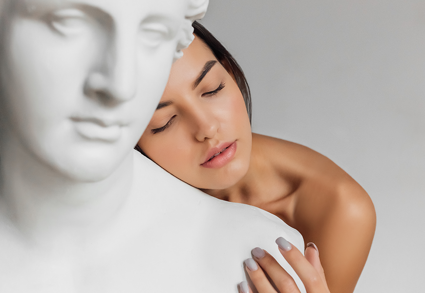 Yüz Estetiği g蝜雹seli